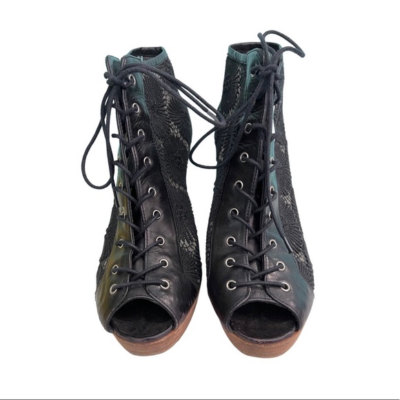 Stuart Weitzman lace peep toe booties - Picture 2 of 14